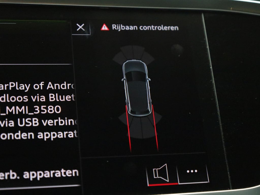 Audi Q3 45 tfsi e s tronic | automaat | lmv | parkeer sensoren | virtual co