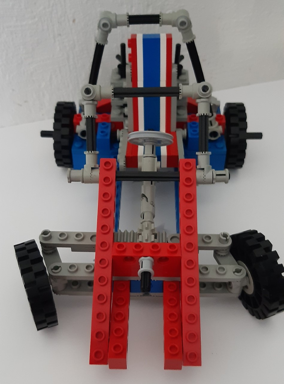 LEGO Technic 8841: Traktor of Dune Buggy / Desert Racer