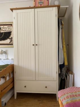 Witte kledingkast te koop