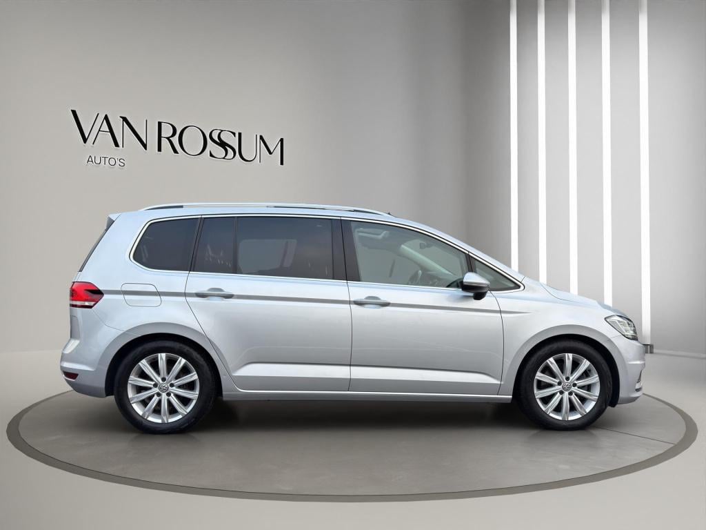 Volkswagen Touran 1.4 tsi highline 7p | panoramadak | camera | wegklaptrekh