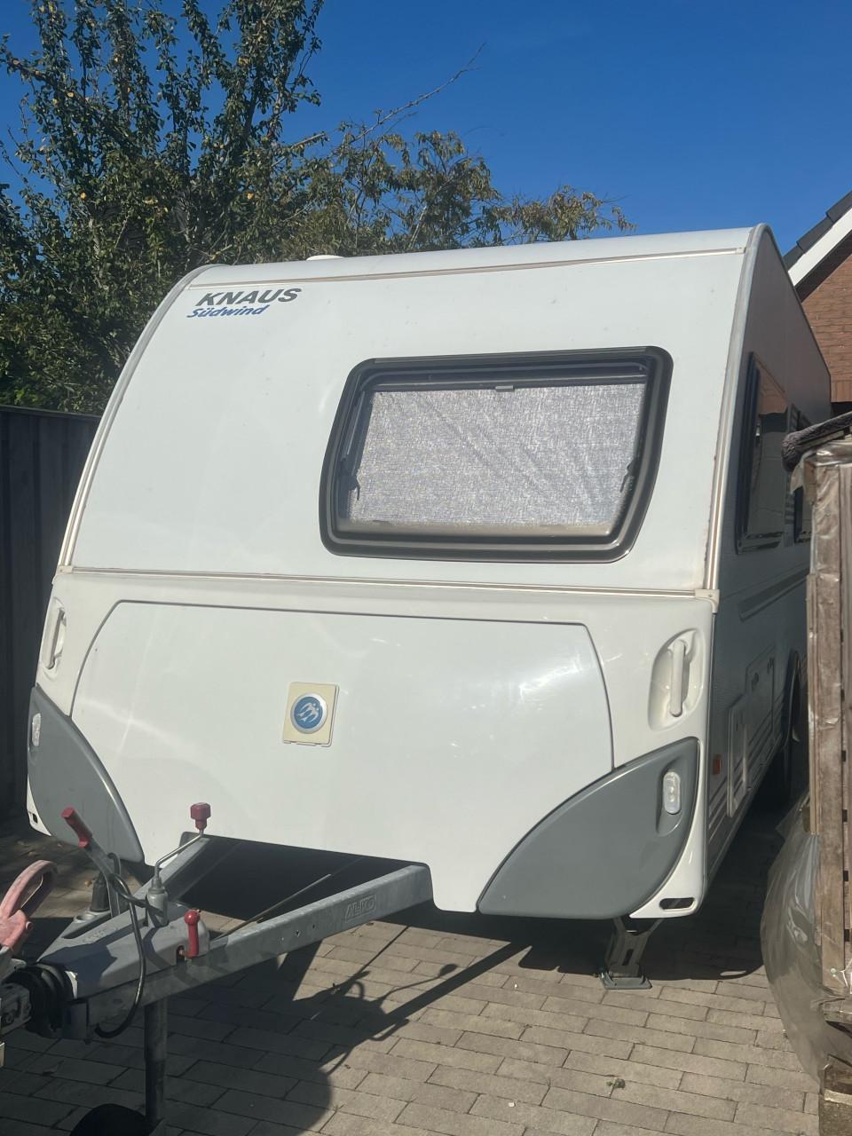 6-persoons knaus Südwind caravan met stapelbed
