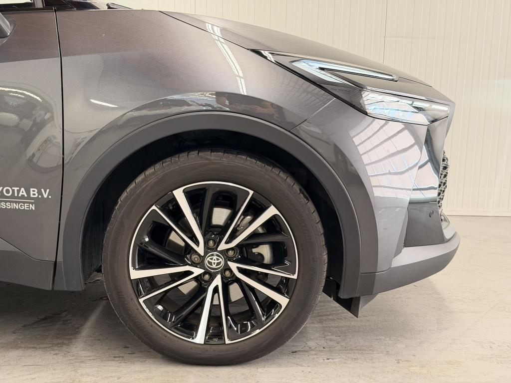 Toyota C-hr 2.0 phev 220 executive