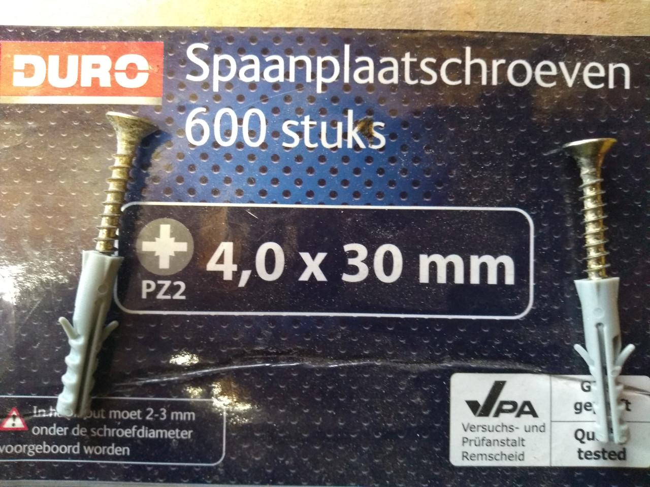 Te koop bord met tekst KISS