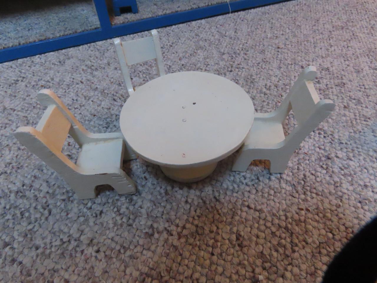 Poppenhuis incl meubeltjes