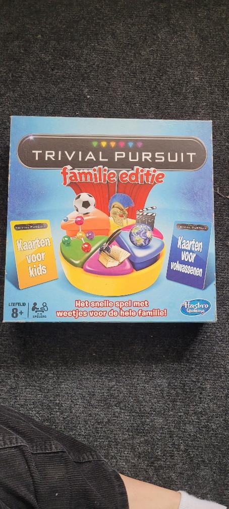 Trivial presuit familie editie