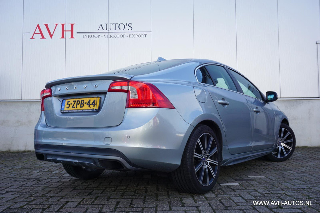Volvo S60 1.6 t3 momentum