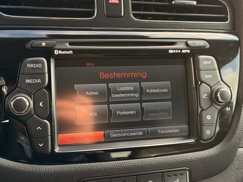 Kia Cee'd sportswagon 1.6 gdi businessline | pano | leder | stoel/stuur ver