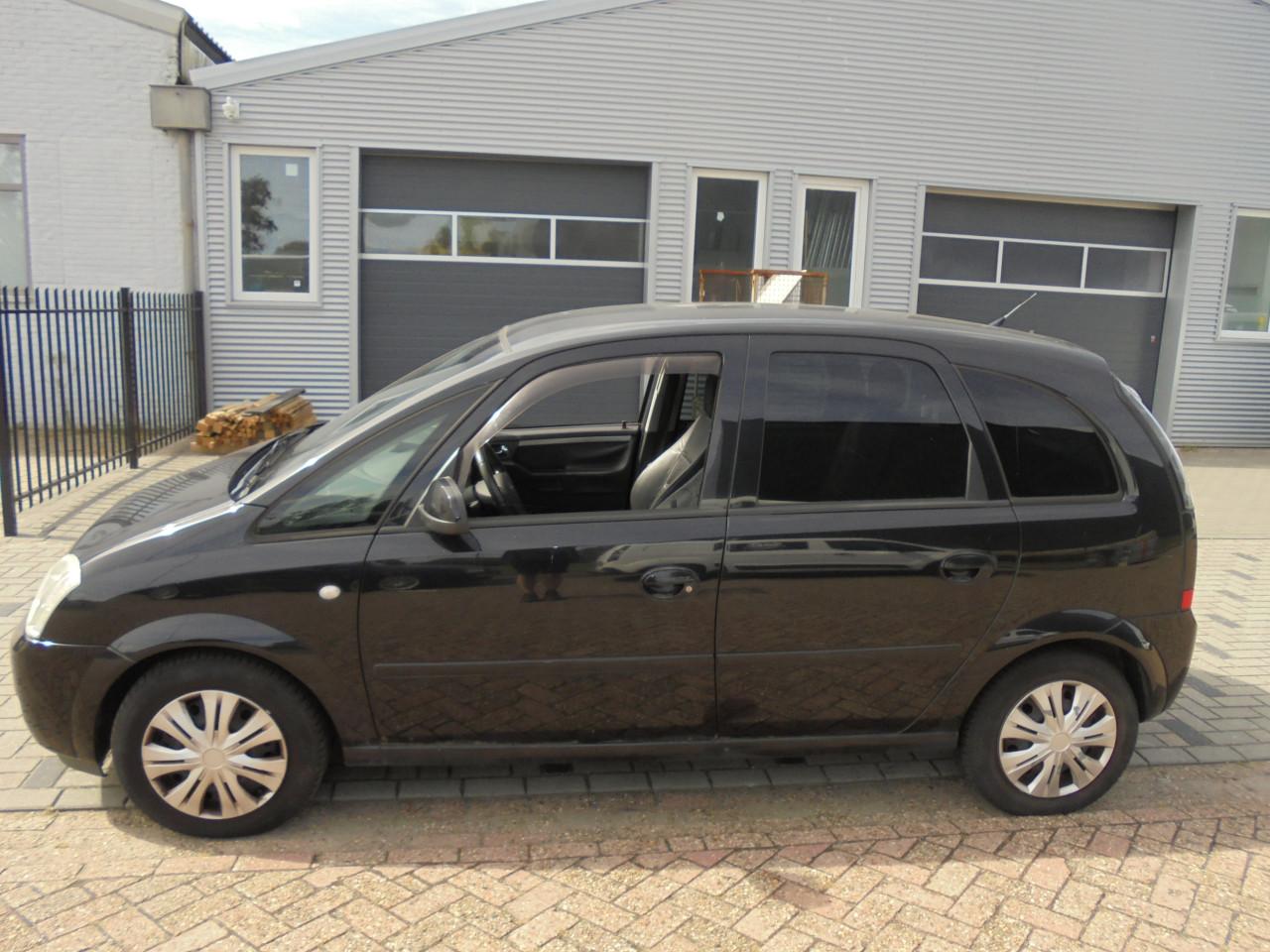 Meriva 1.6-16V ruime auto in redelijke staat vol jaar APK bij aflevering