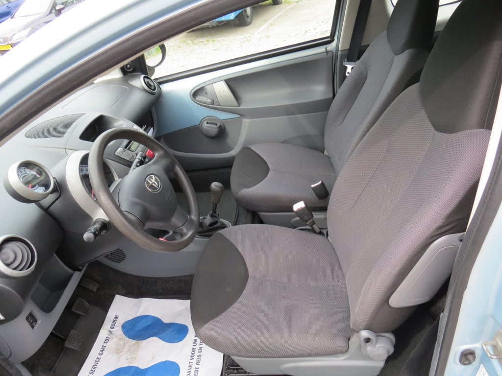 Toyota Aygo 1.0-12v sport