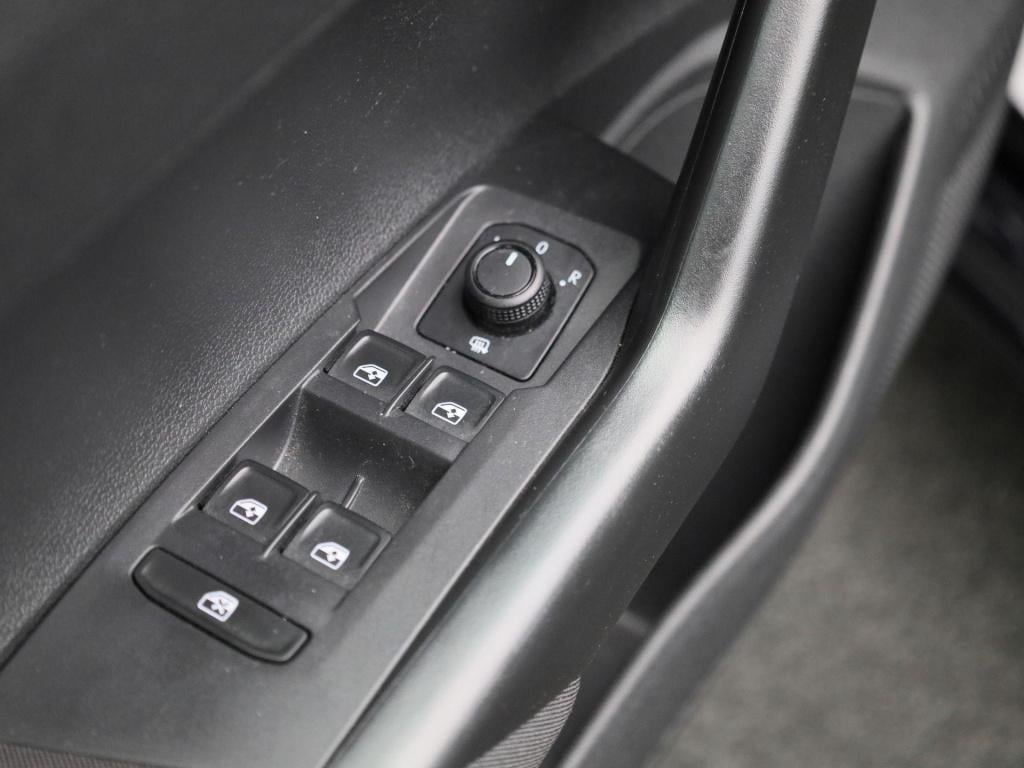 Volkswagen Polo 1.0 tsi life business | apple carplay / android auto | stoe