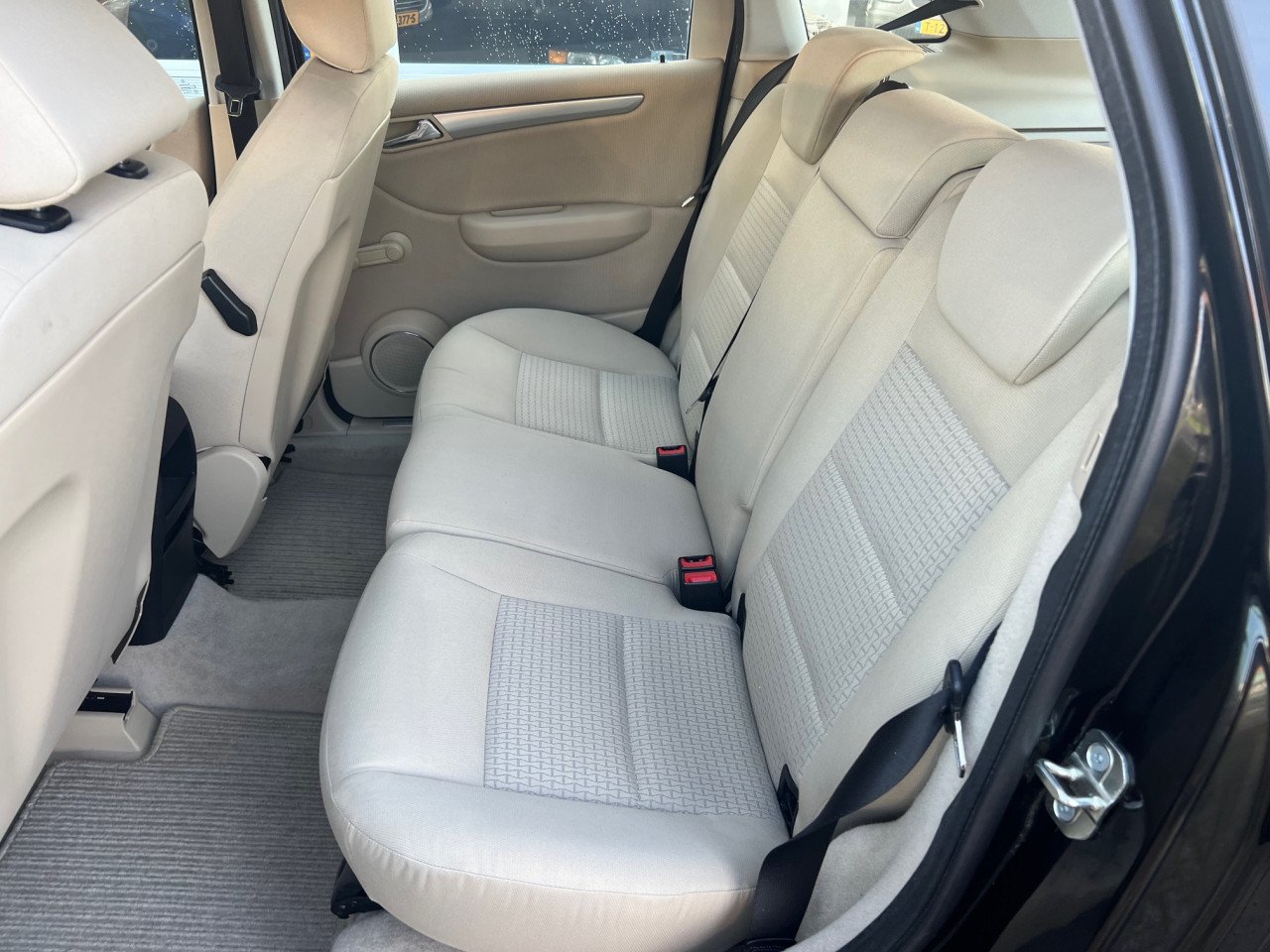 Fraaie Mercedes B Klasse uit 2011 met slechts 118.000 km NAP