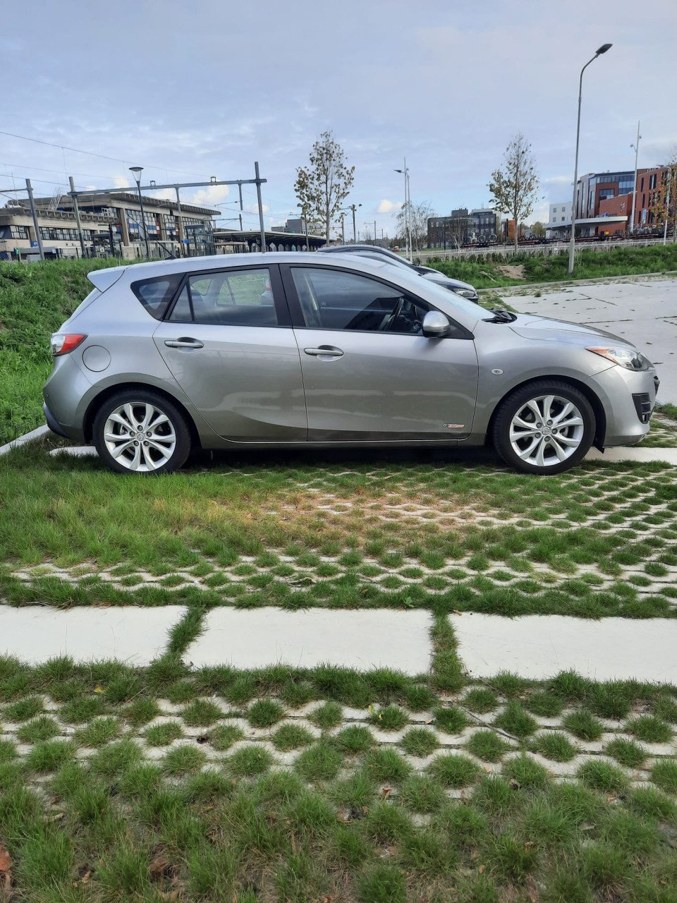 Mazda 3 1.6 sport grijs