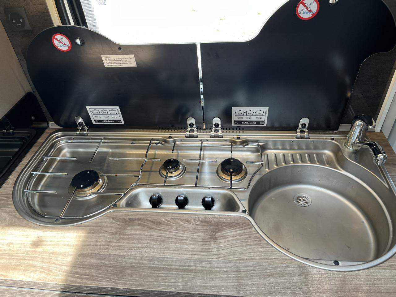 Hobby 490 KMF Excellent Edition 2022 – Zeer compleet – 5 slaapplaatsen