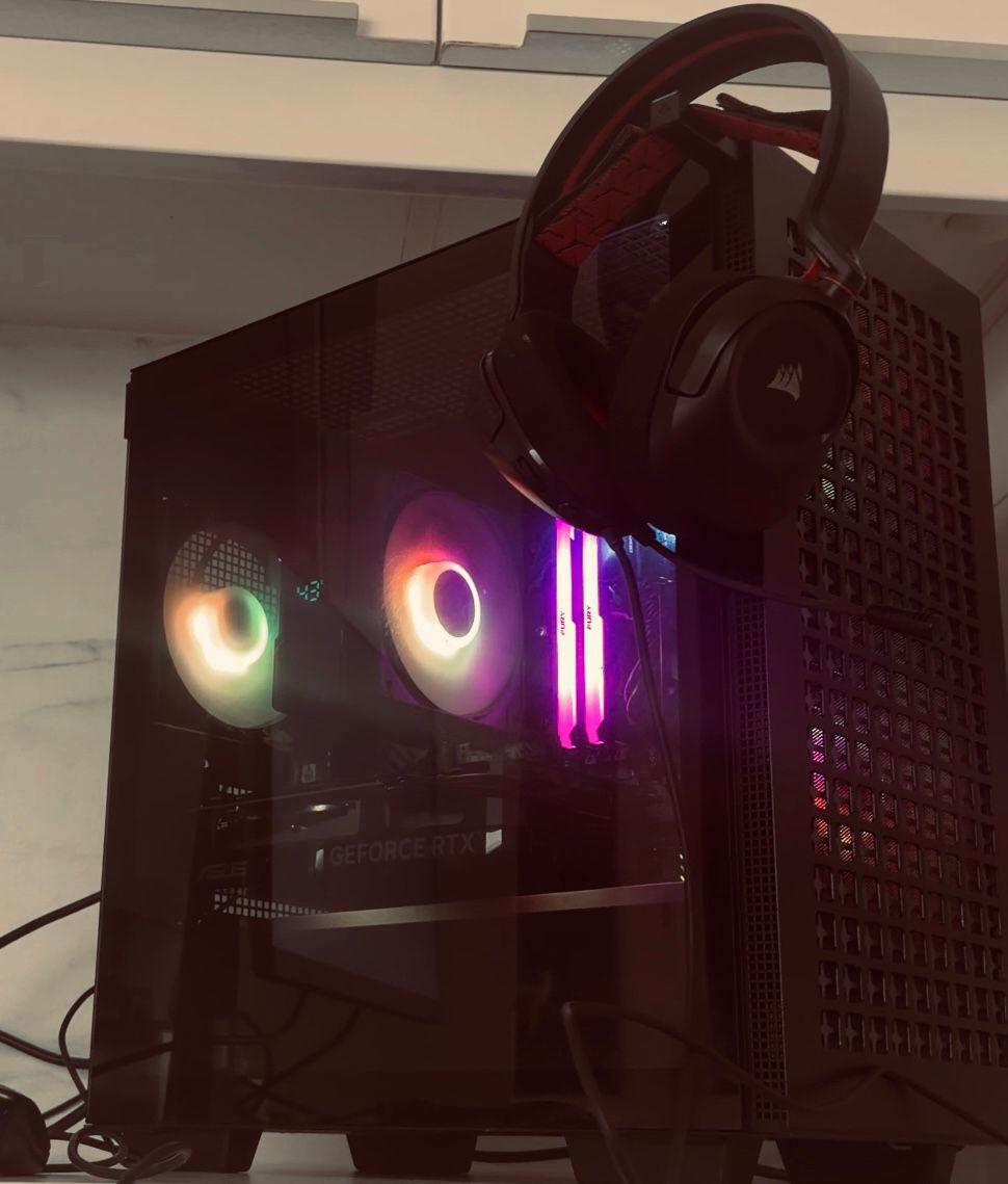 Game PC + Monitor 180hz enz.. - Asus RTX 4060 & Ryzen 5  32GB RAM - 1TB