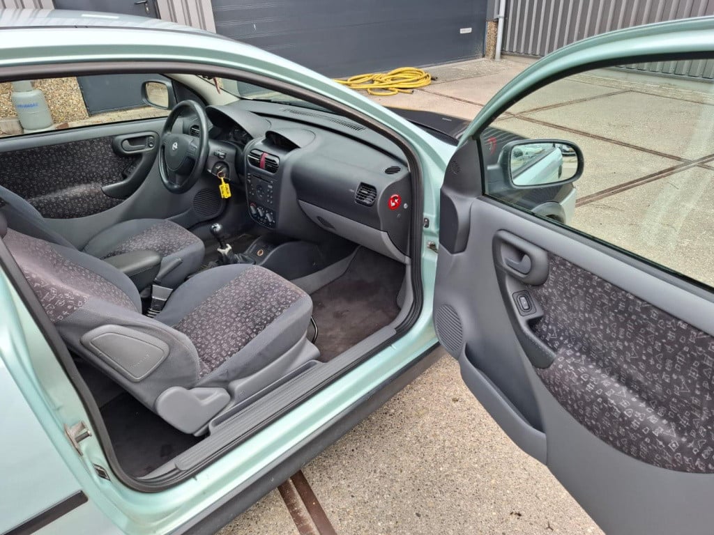 Opel Corsa 1.4-16v elegance | airco | 3-drs | nap | inruilkoopje!