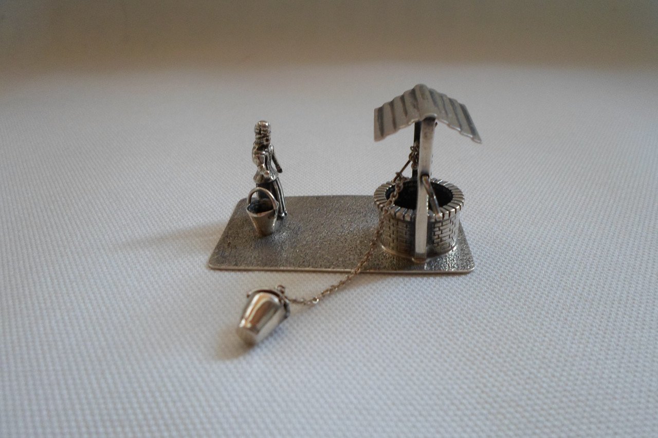 Zilver Miniatuur Vrouw Waterput
