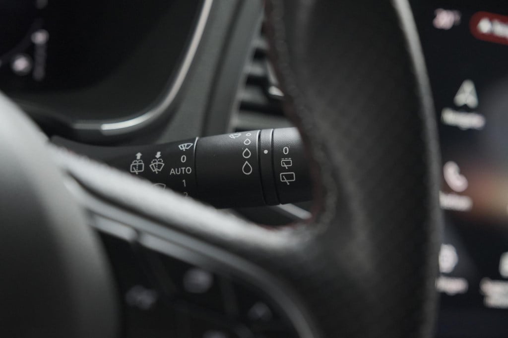 Renault Megane 1.6 plug-in hybrid 160 r.s. line | camera | head-up display 