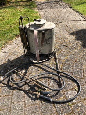 Rugsproeier Saval