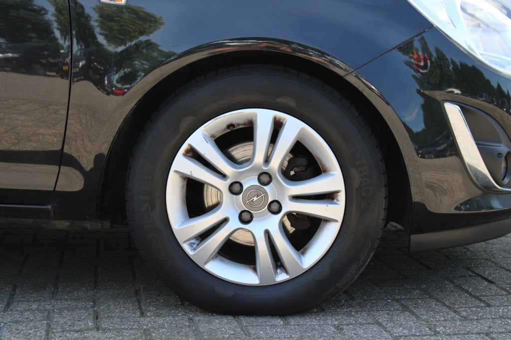Opel Corsa 1.2-16v cosmo