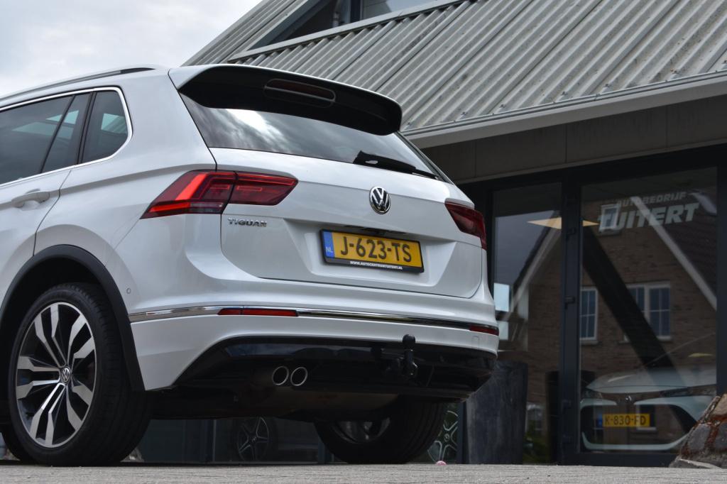 Volkswagen Tiguan 1.5 tsi act r-line | trekhaak | camera | stoelverwarming 