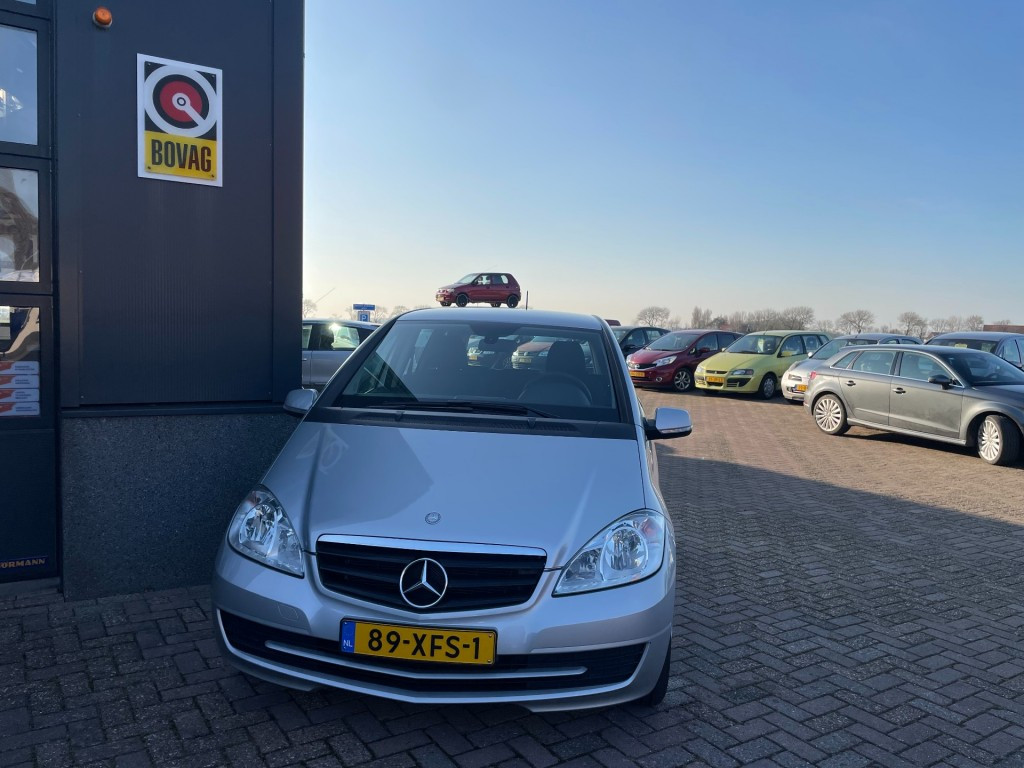 Mercedes-Benz A-Klasse blue efficiency business class