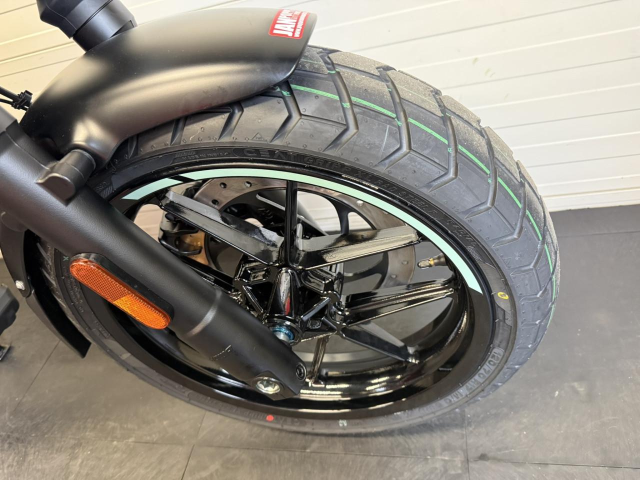 Royal Enfield Guerrilla 450 – Winter Deal – Direct leverbaar