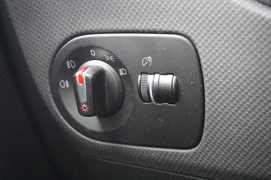 Seat Leon 1.4 tsi reference airco / navi / cruise / camera / stoelverw. / c