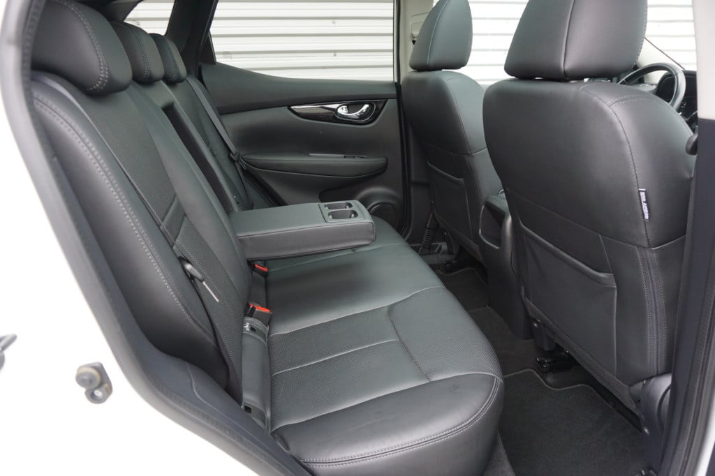 Nissan Qashqai 1.2 tekna + climate / navi / cruise / elektr. ramen / pano. 