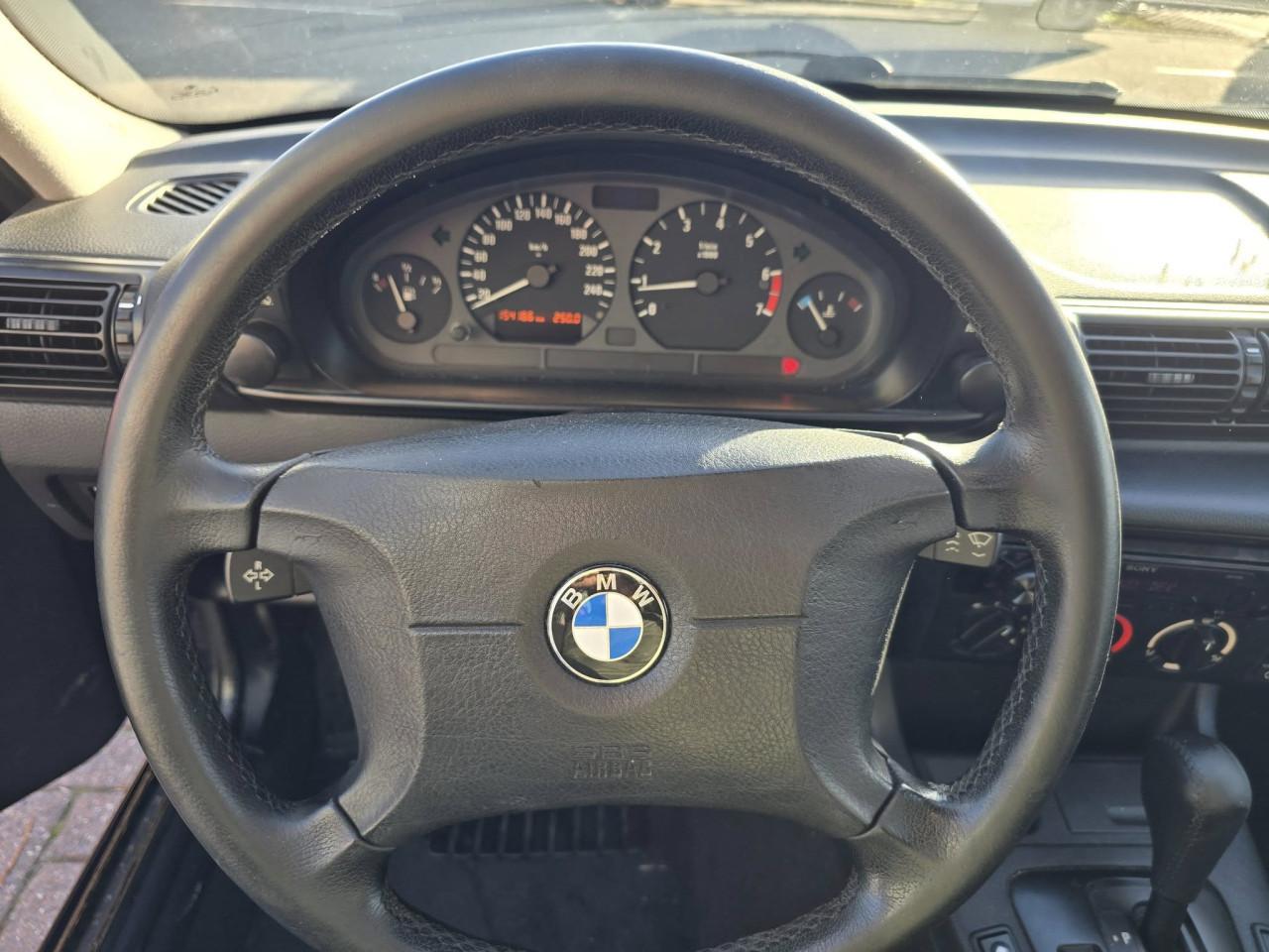 BMW 316i Compact – Automaat