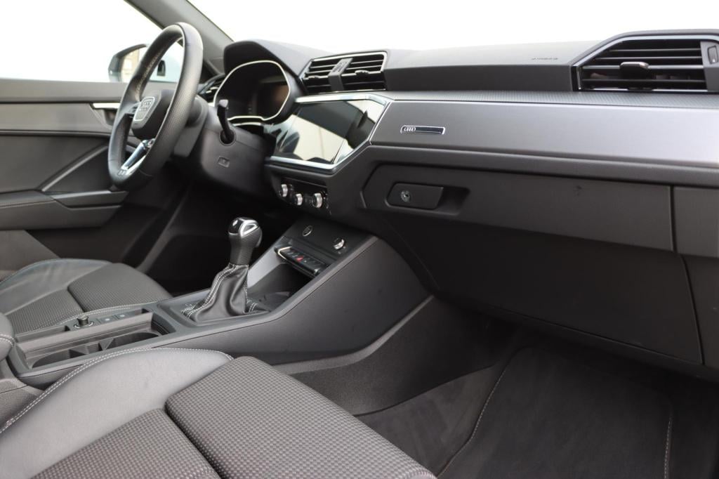 Audi Q3 35 tfsi s edition 150pk s-tronic