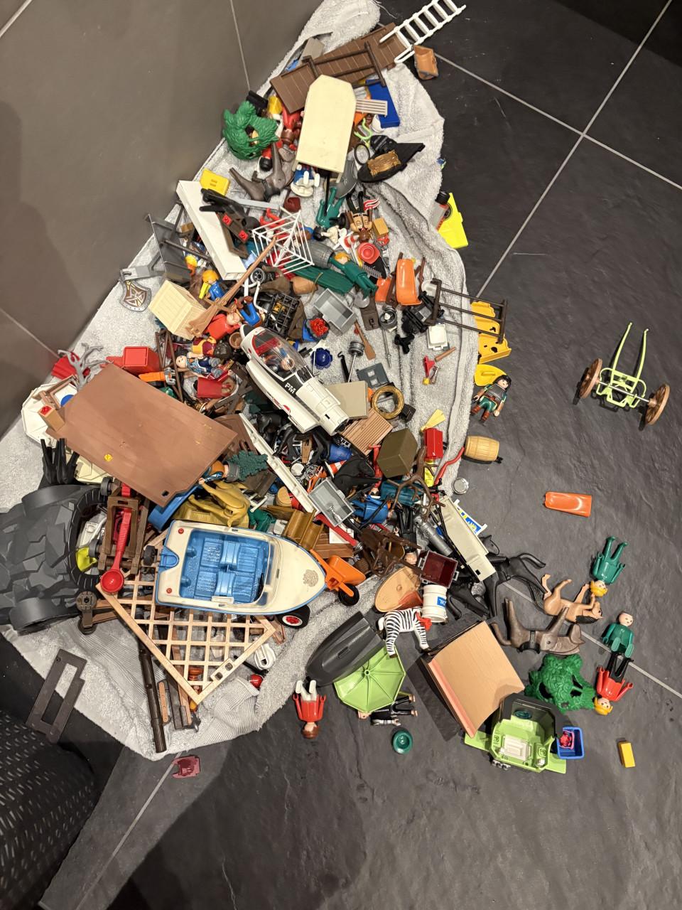 Heel veel playmobiel te koop!