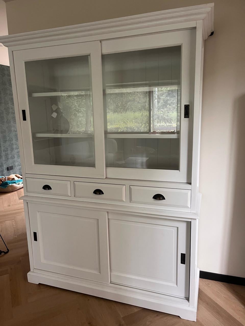 Witte buffetkast