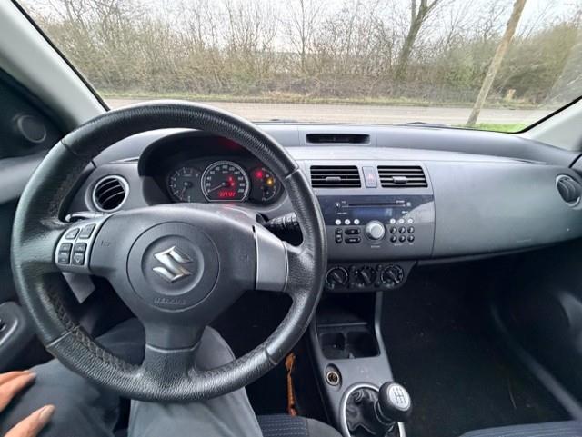 Suzuki Swift 1.5 exclusive
