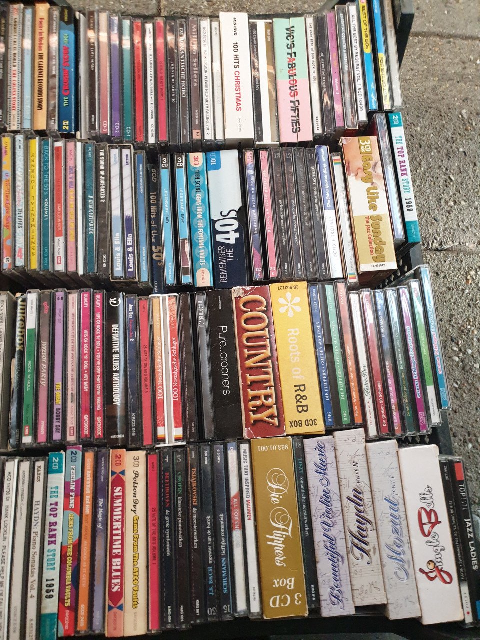 3 kratten vol cd's