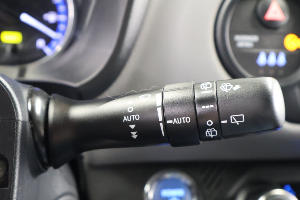 Toyota Yaris 1.5 hybrid dynamic bi-tone