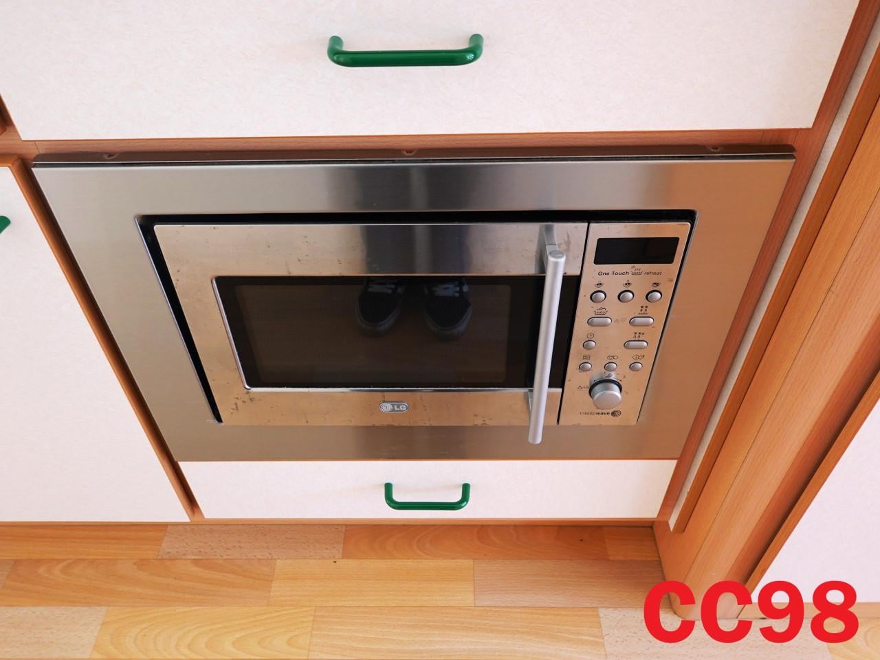 Keurig chalet met 2 slaapkamers, extra stahoogte en dubbel glas te koop