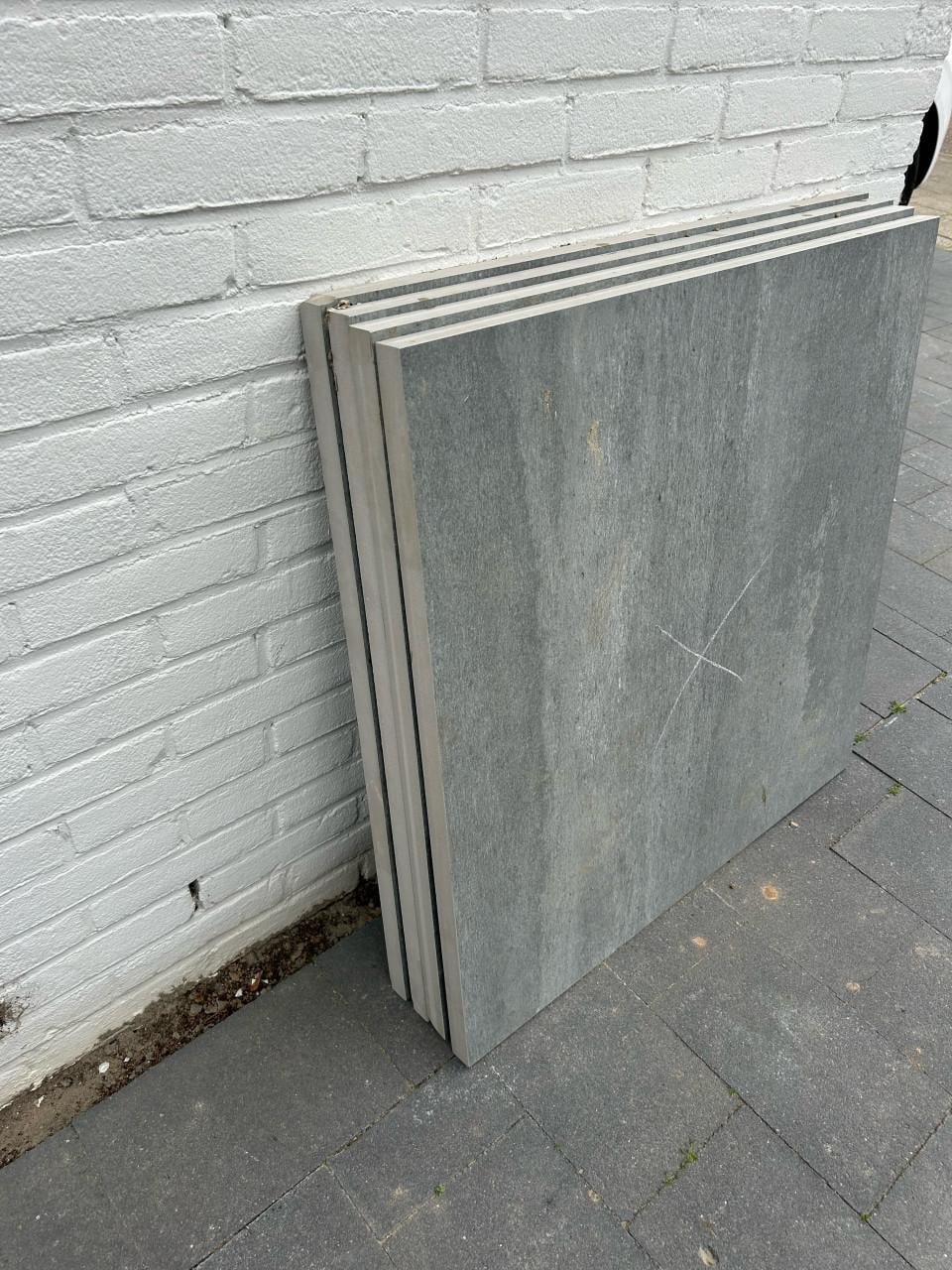 Gratis keramische tegels 4 stuks 88x88