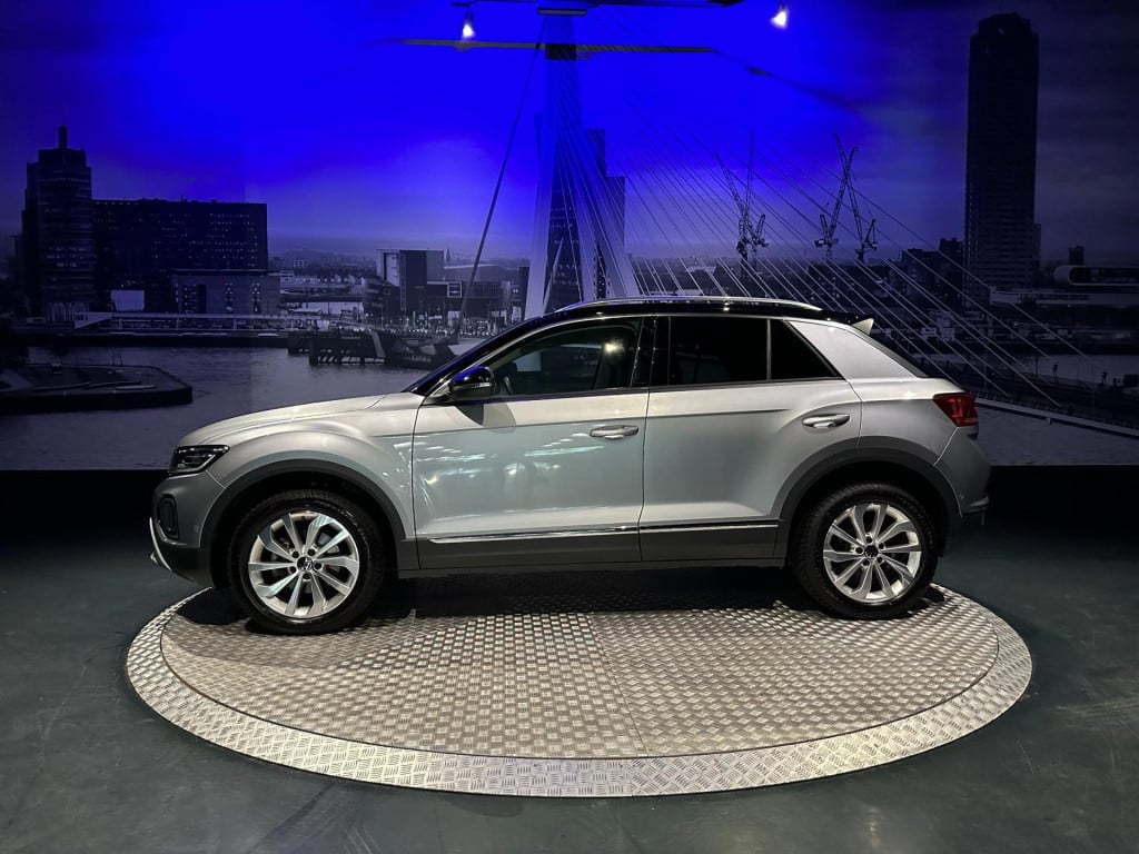 Volkswagen T-roc 1.5 tsi style*led*virtual*dab+*pdc v&a*trekhaak*navi*appco