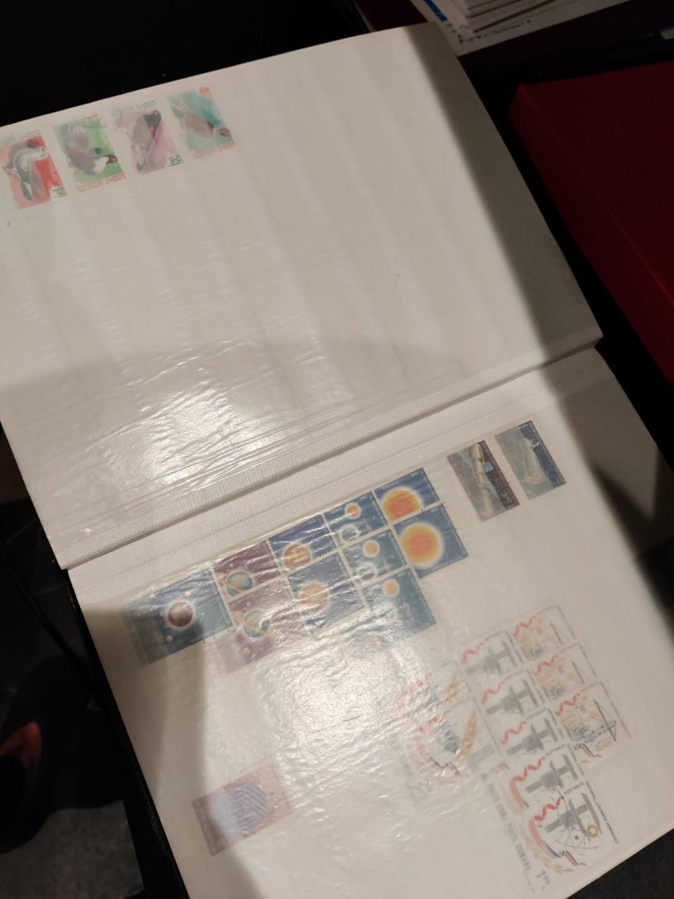 Dik album vol zegels Roemenië