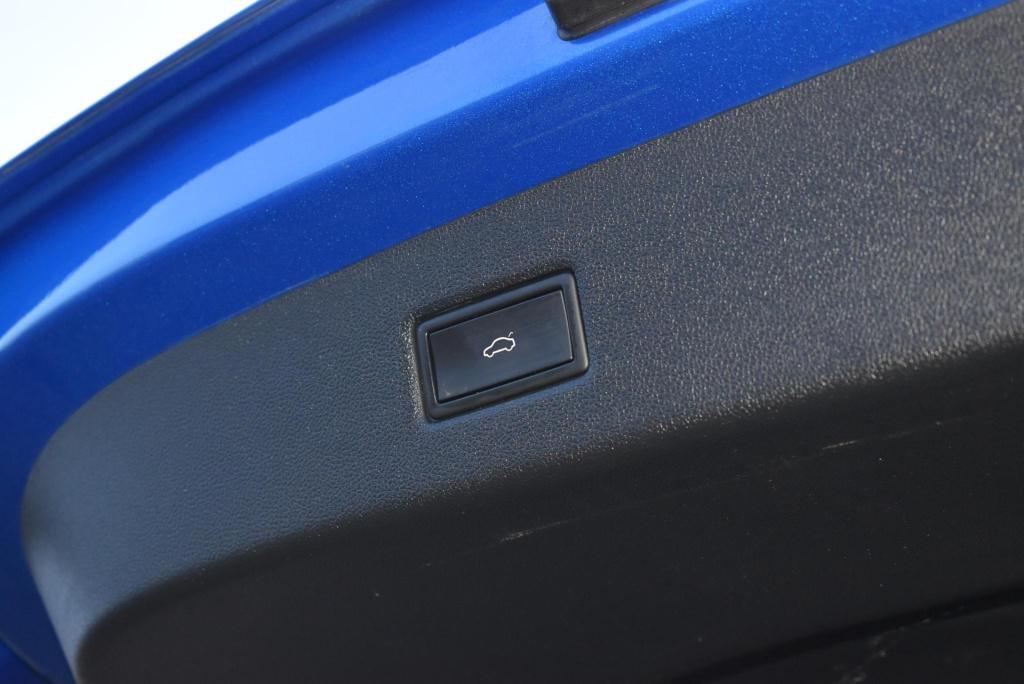 Ford Explorer premium extended range rwd 77 kwh | panoramadak | climate con