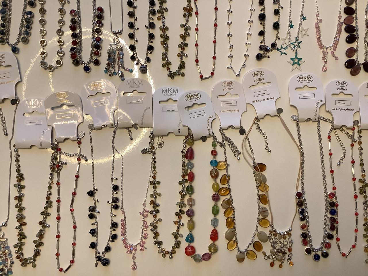 Partij mooie MKM Design kettingen. ( partij 55)