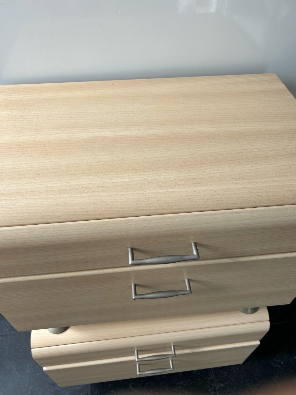 Te koop: 2 nachtkastjes