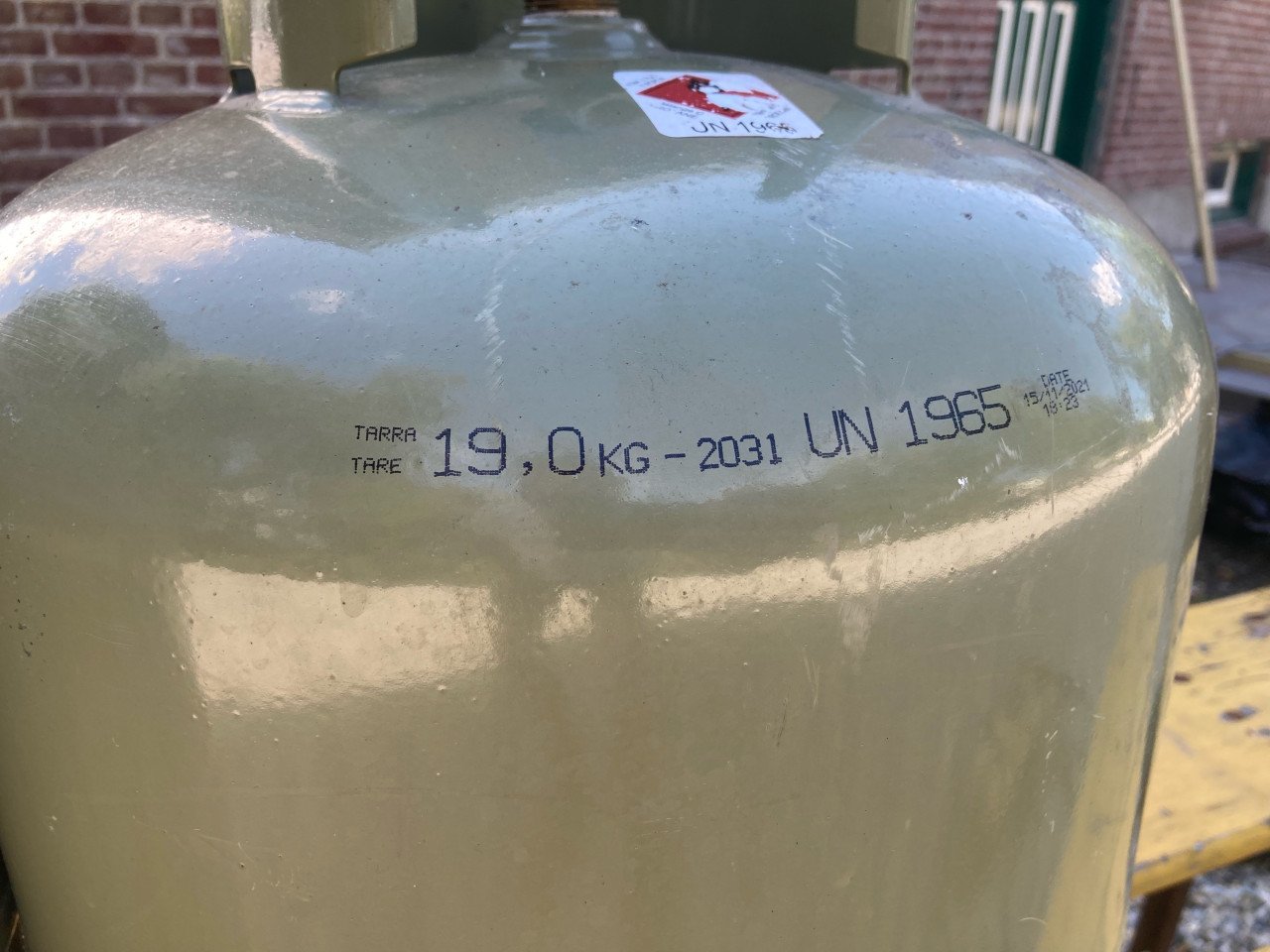 2x Gasfles groot (tarra 19kg) gekeurd t/m 2031