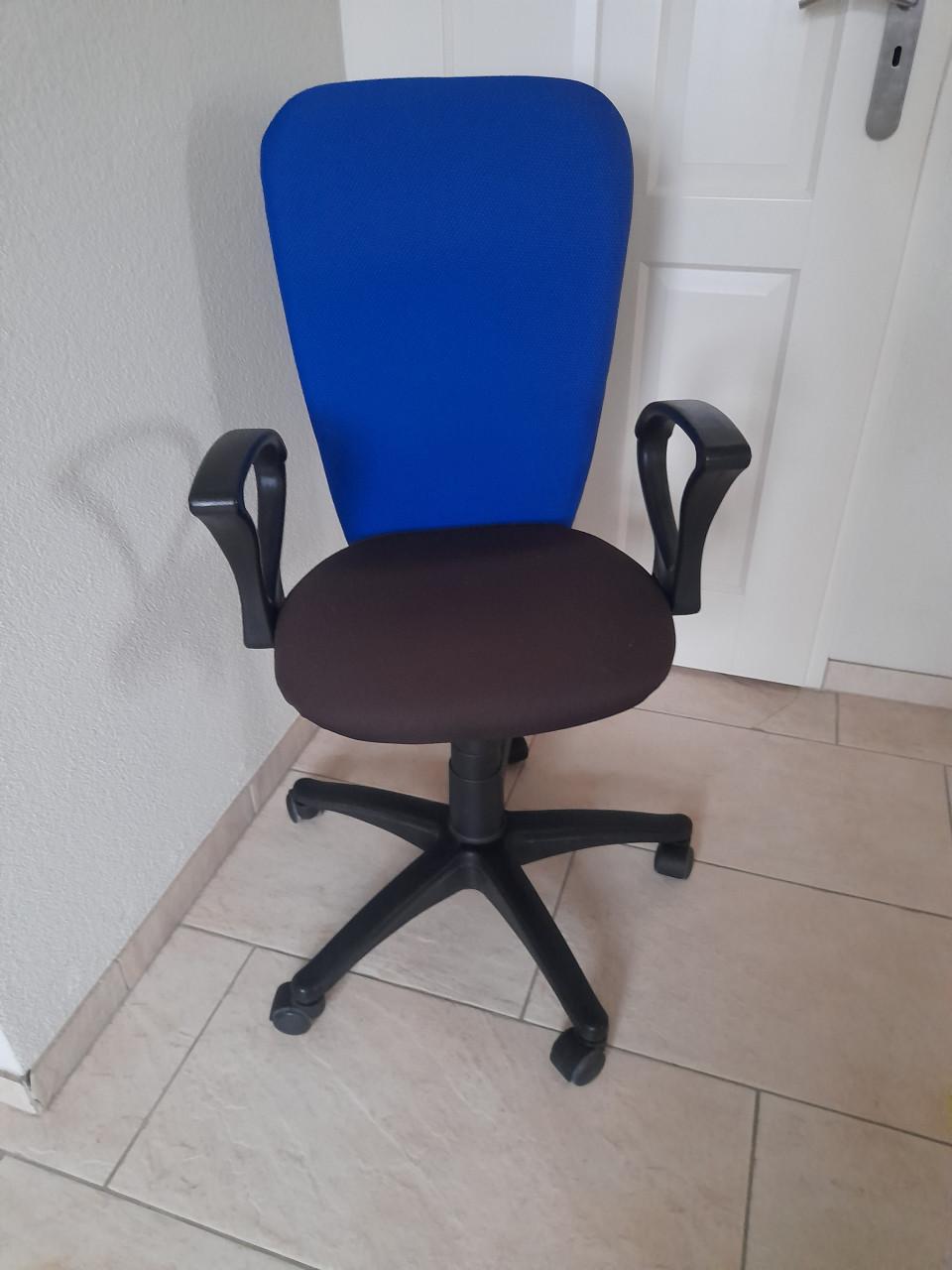 Bureaustoel (in goede nette staat)