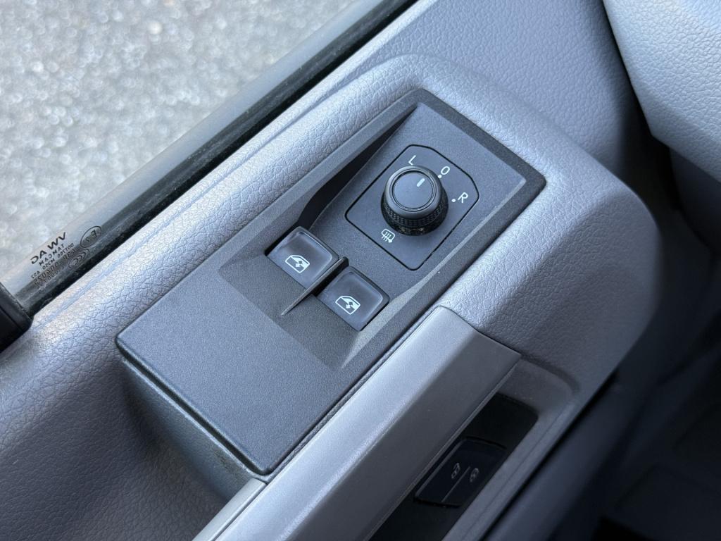 Volkswagen Crafter 35 2.0 tdi 140pk l3h3 | pdc | airco | trekhaak 3t