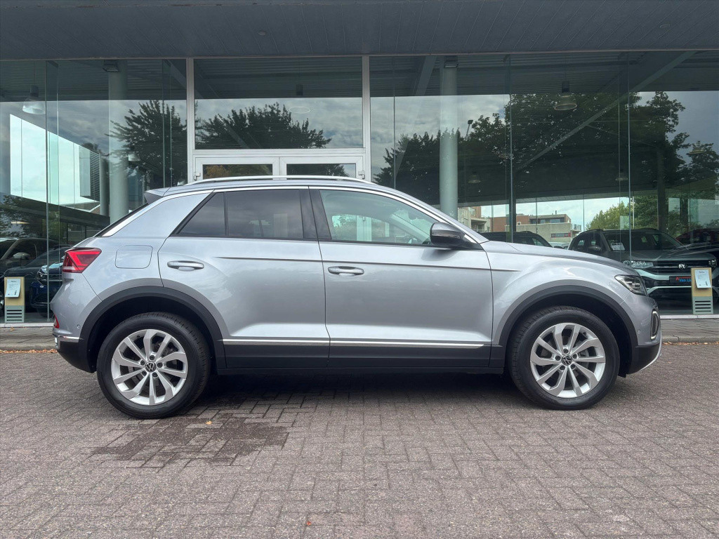 Volkswagen T-roc 1.5 tsi 150pk 7-dsg| carplay| camera|auto park| dode hoek|
