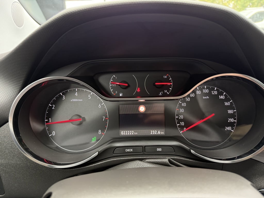 Opel Crossland X 1.2 t. innovation // 22.000km origineel nl //