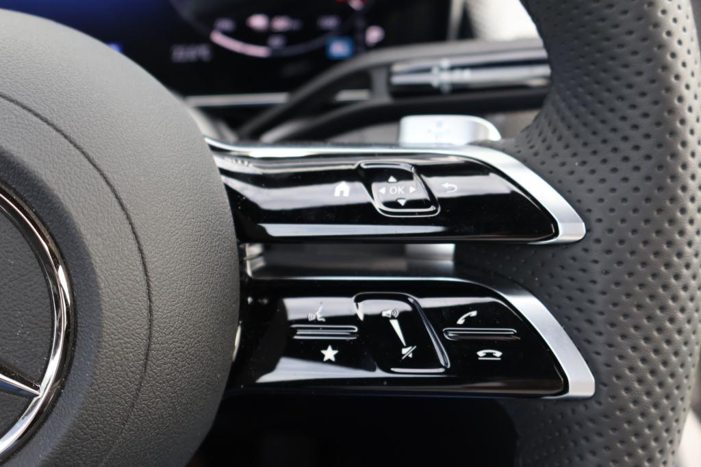 Mercedes-Benz Glc 300e 4matic amg line i nappa i digital light i panoramada