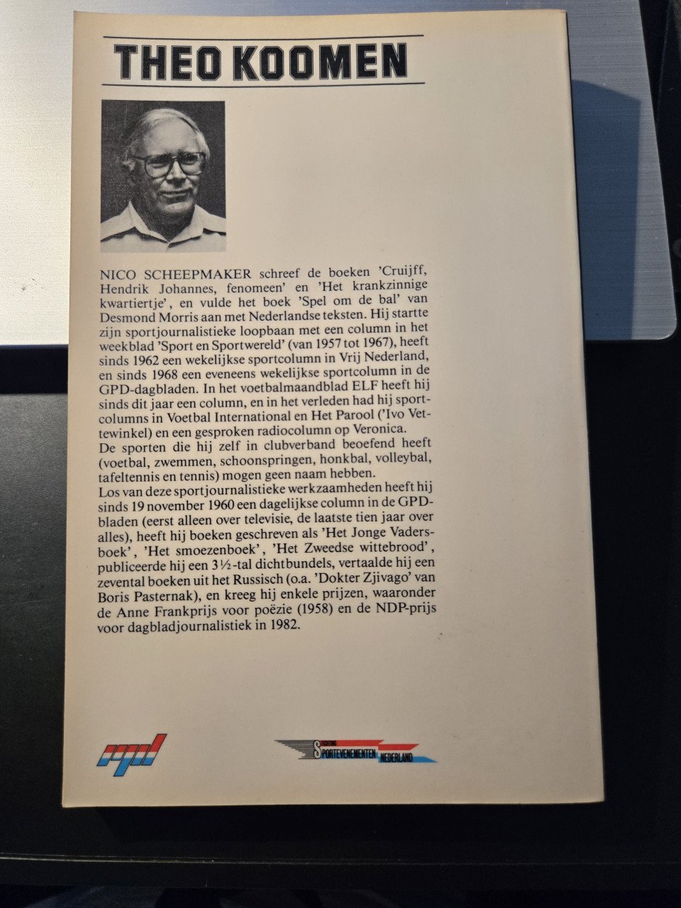 Boek: Een leven in woord en beeld van Theo Koomen 1986 Zgan