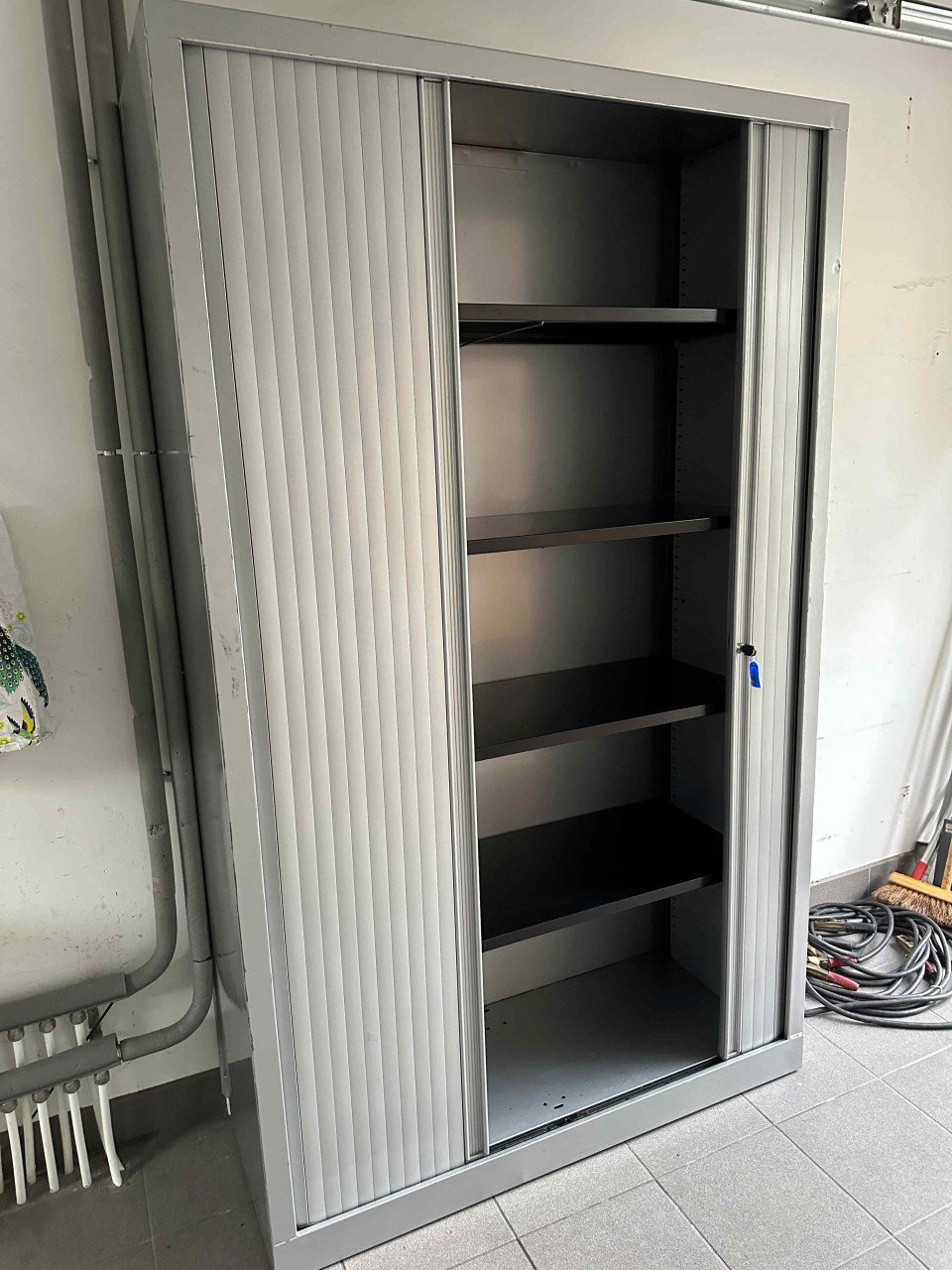 Roldeur Archief kast